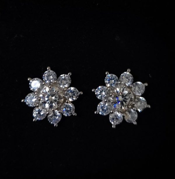 Kamini Flower, Moissanite simple earrings - VIZE036