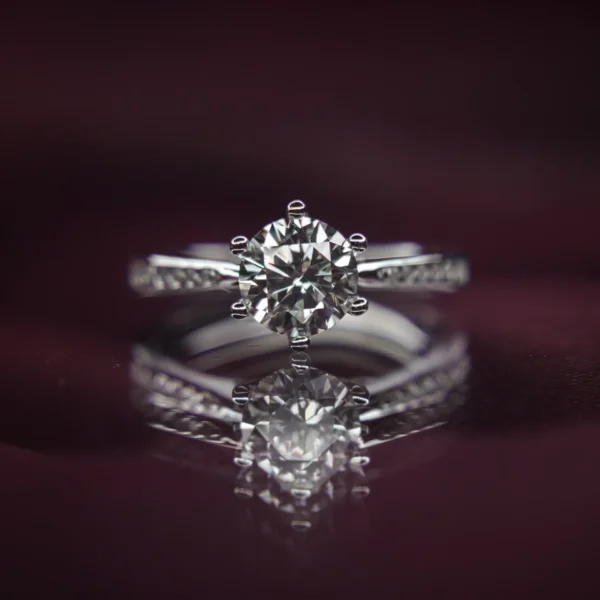 Twisted Aura, Moissanite diamond Rings