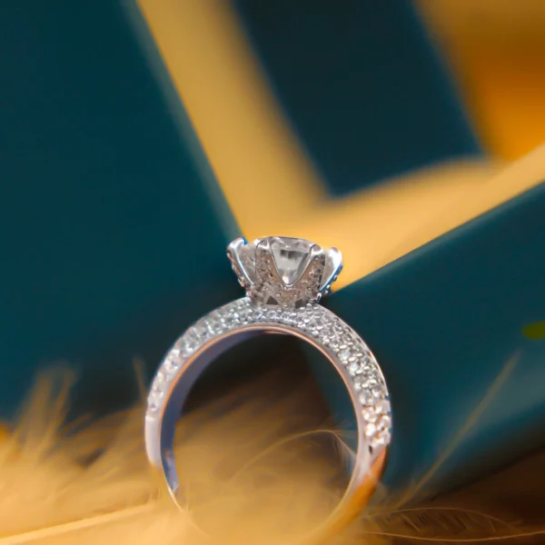 Queen's Ring, Moissanite diamond Rings - VIZR012