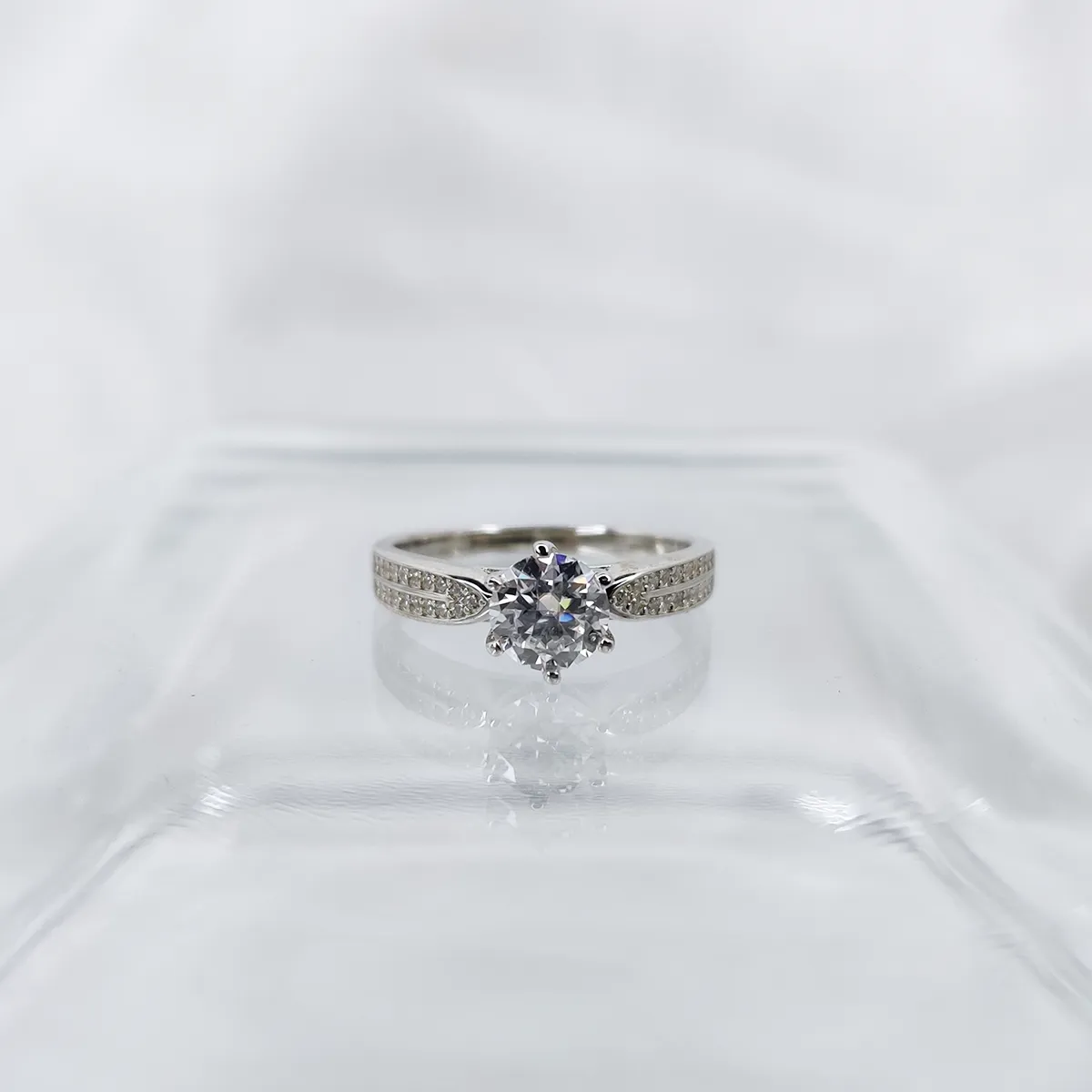 Subway Princess small, Moissanite diamond Ring - VIZR016s