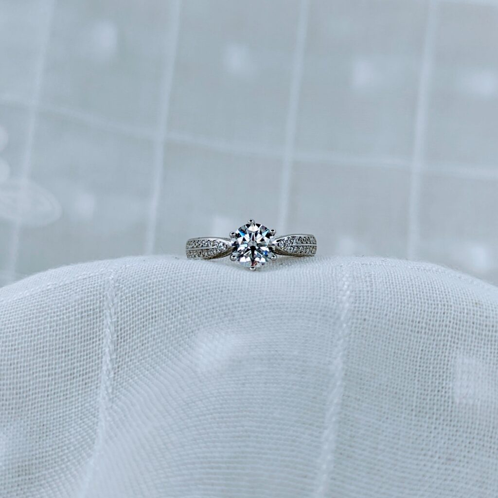 Subway Princess, Moissanite diamond Ring