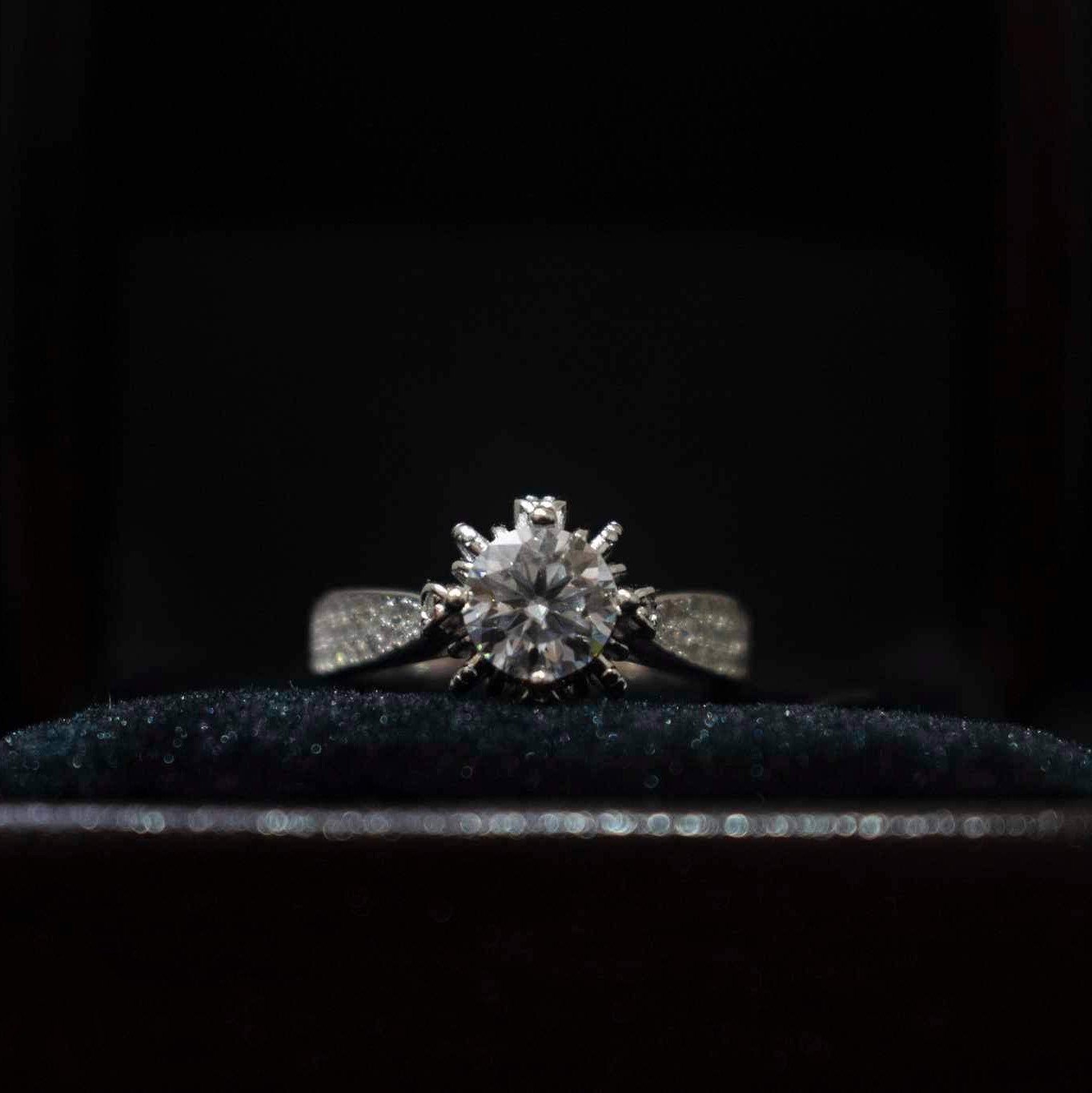Crown Guzrat, Moissanite diamond Rings - MSJ027