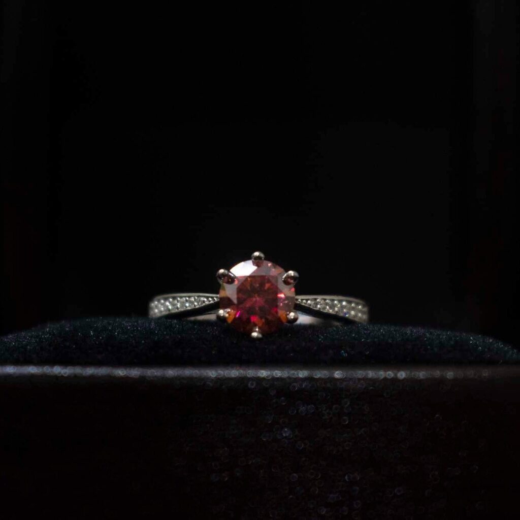 Twist Aura Red, Moissanite diamond Rings