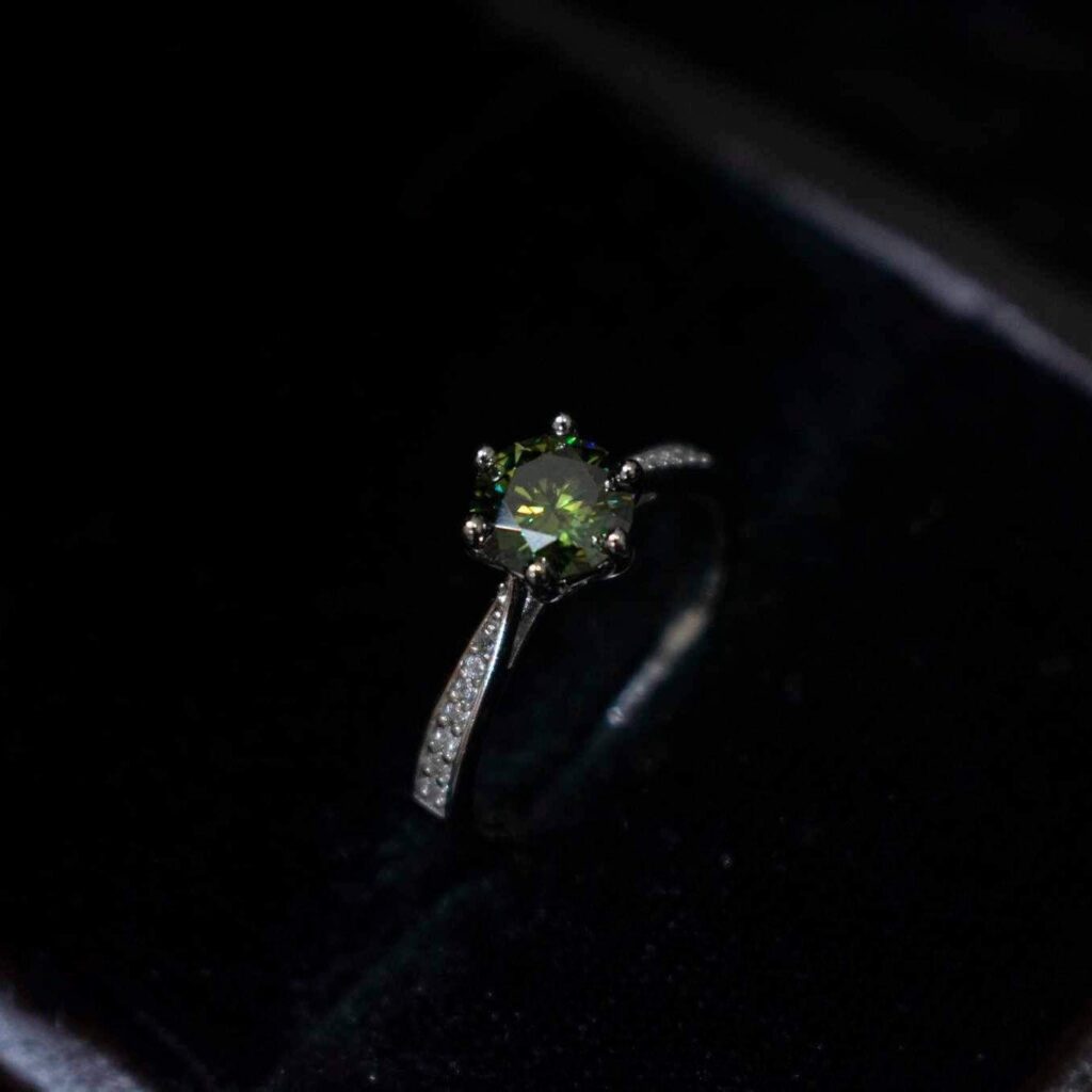 Twist Aura Green, Moissanite diamond Rings