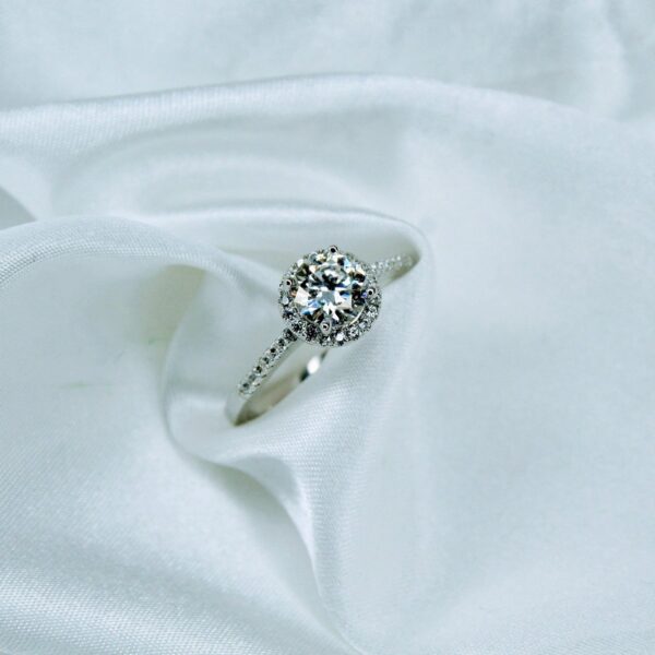 Luxury Round, Moissanite Diamond Ring - MSJ019