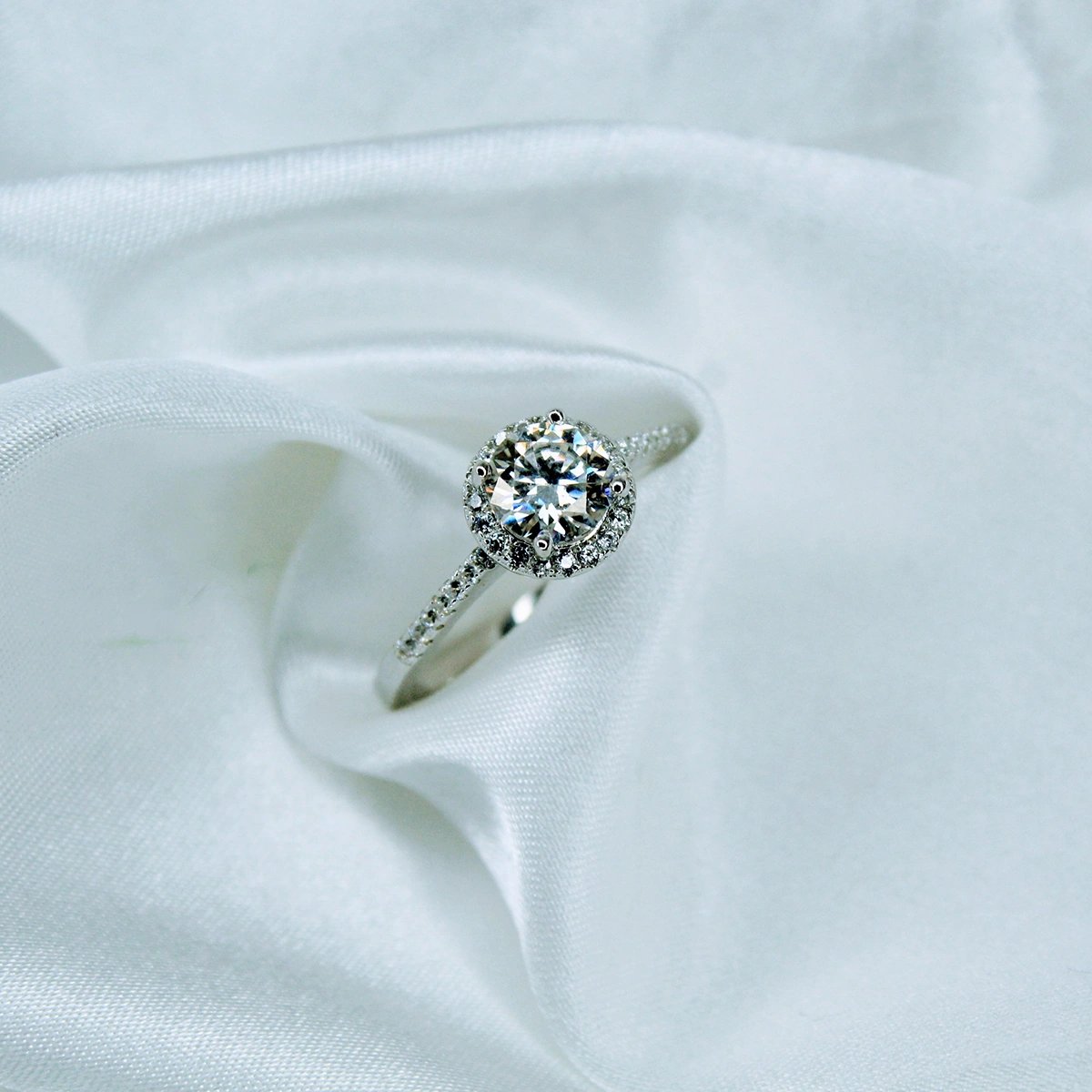 Luxury Round, Moissanite Diamond Ring - MSJ019