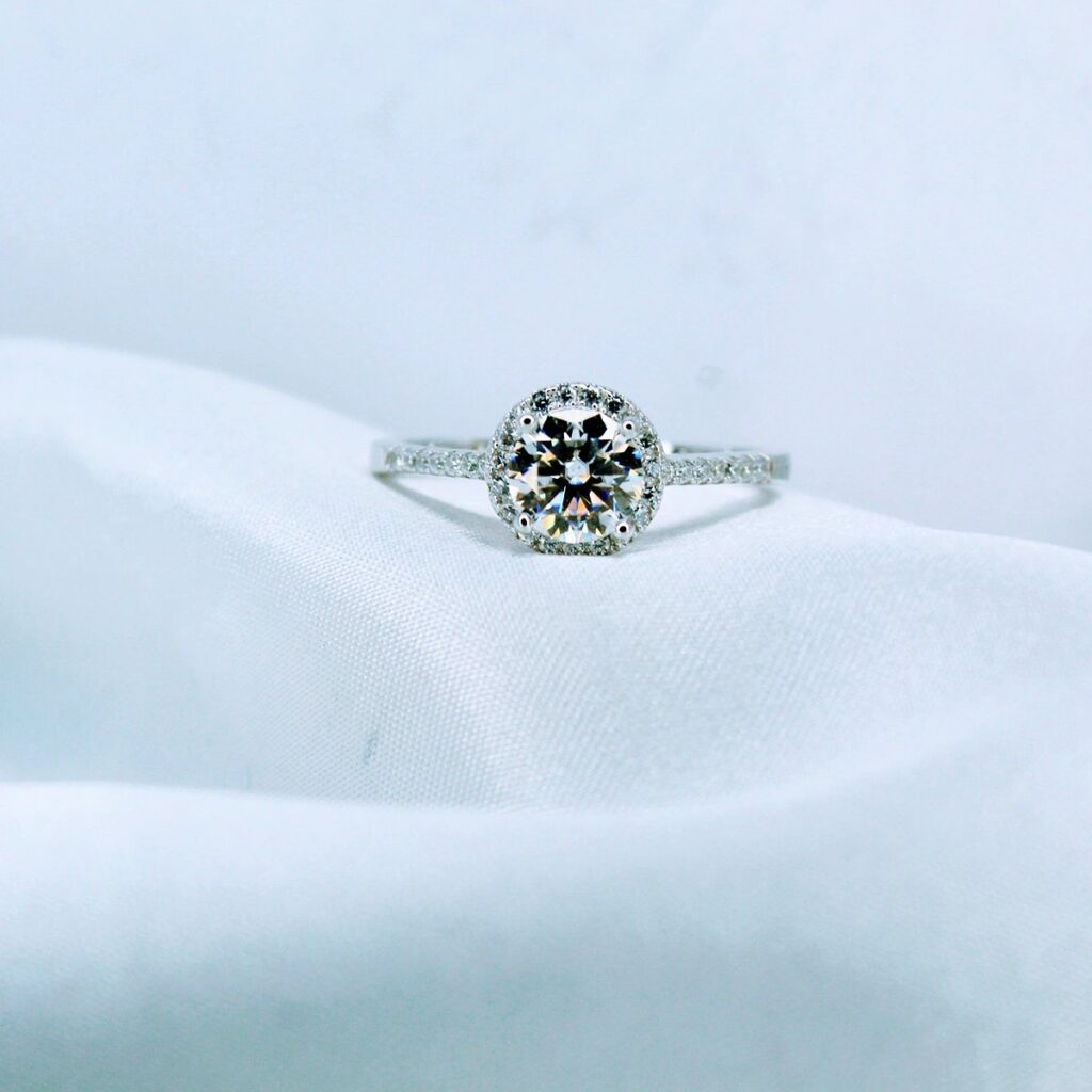 Luxury Round, Moissanite Diamond Ring