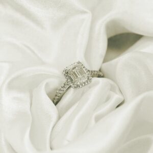 2 CT Emerald Cut, Moissanite diamond Rings - Image 4
