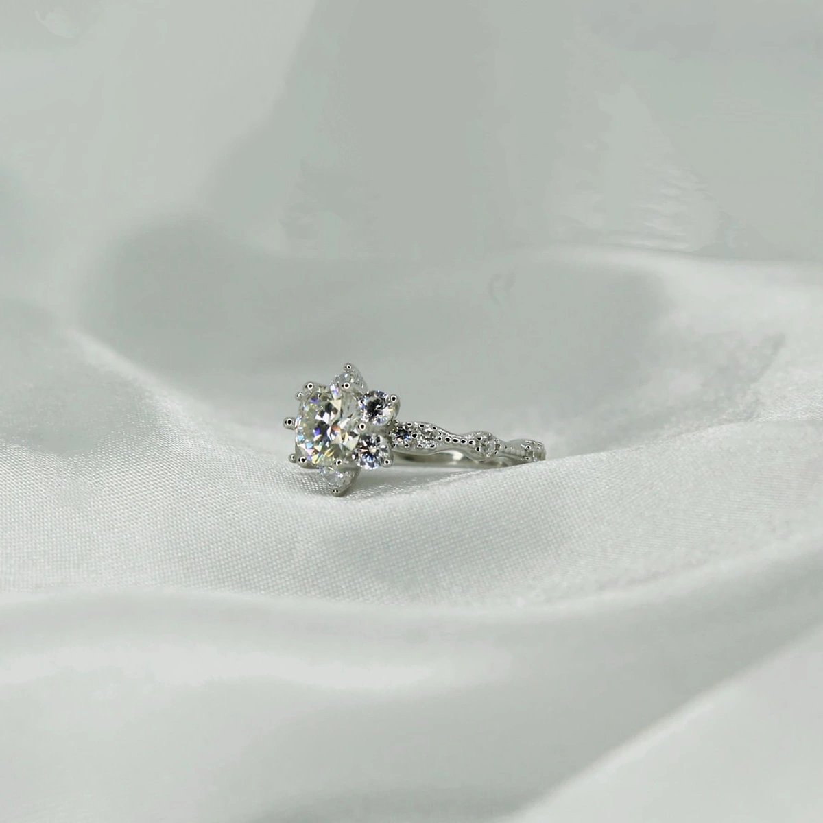 Star Girl, Moissanite Diamond Ring - MSJ032