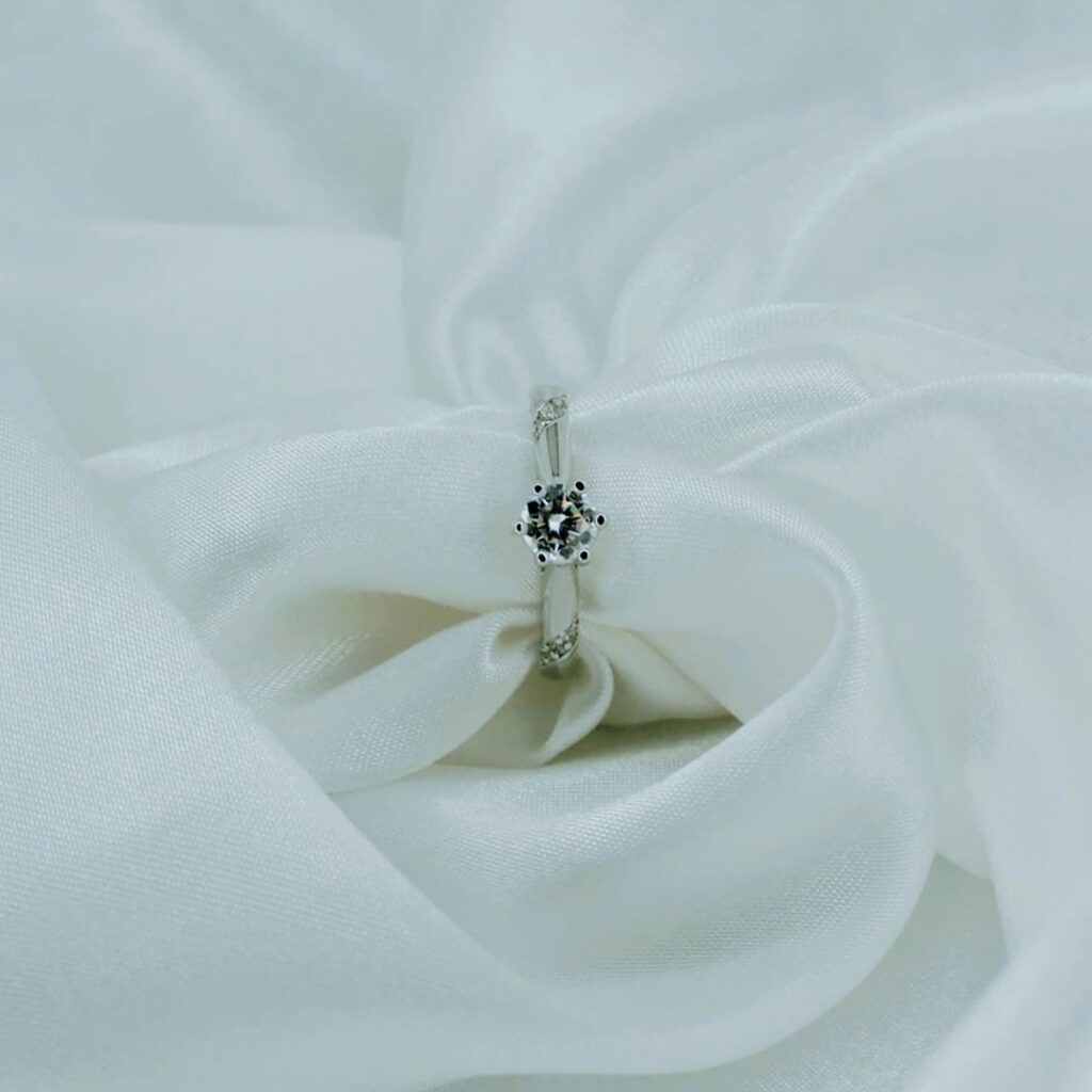 1ct Psychic Model, Moissanite Diamond Ring