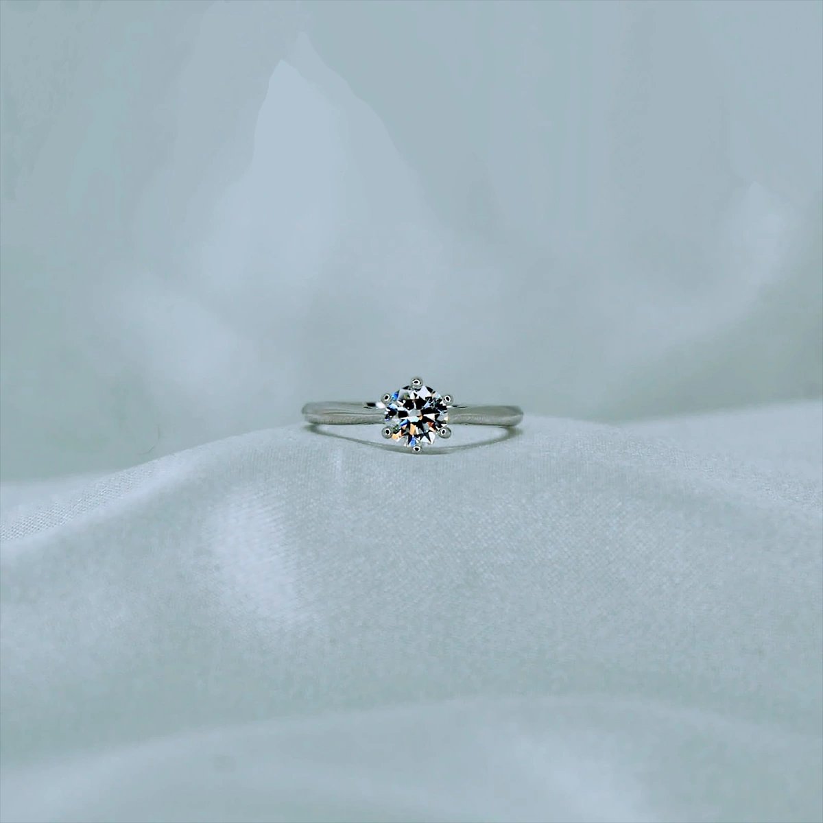 Solitaire Small, Moissanite Diamond Ring - MSJ043