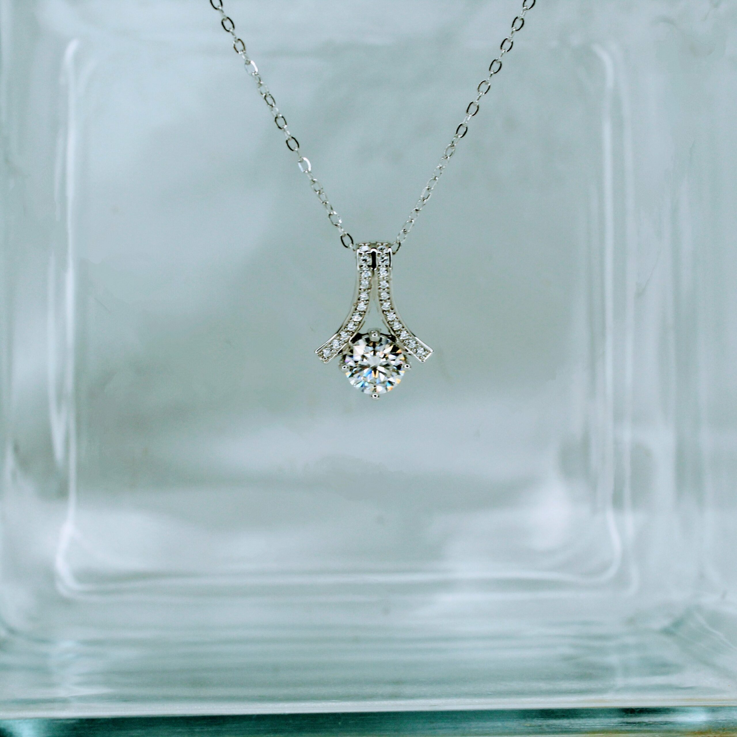 Herringbone, Moissanite diamond Pendant- MSX007