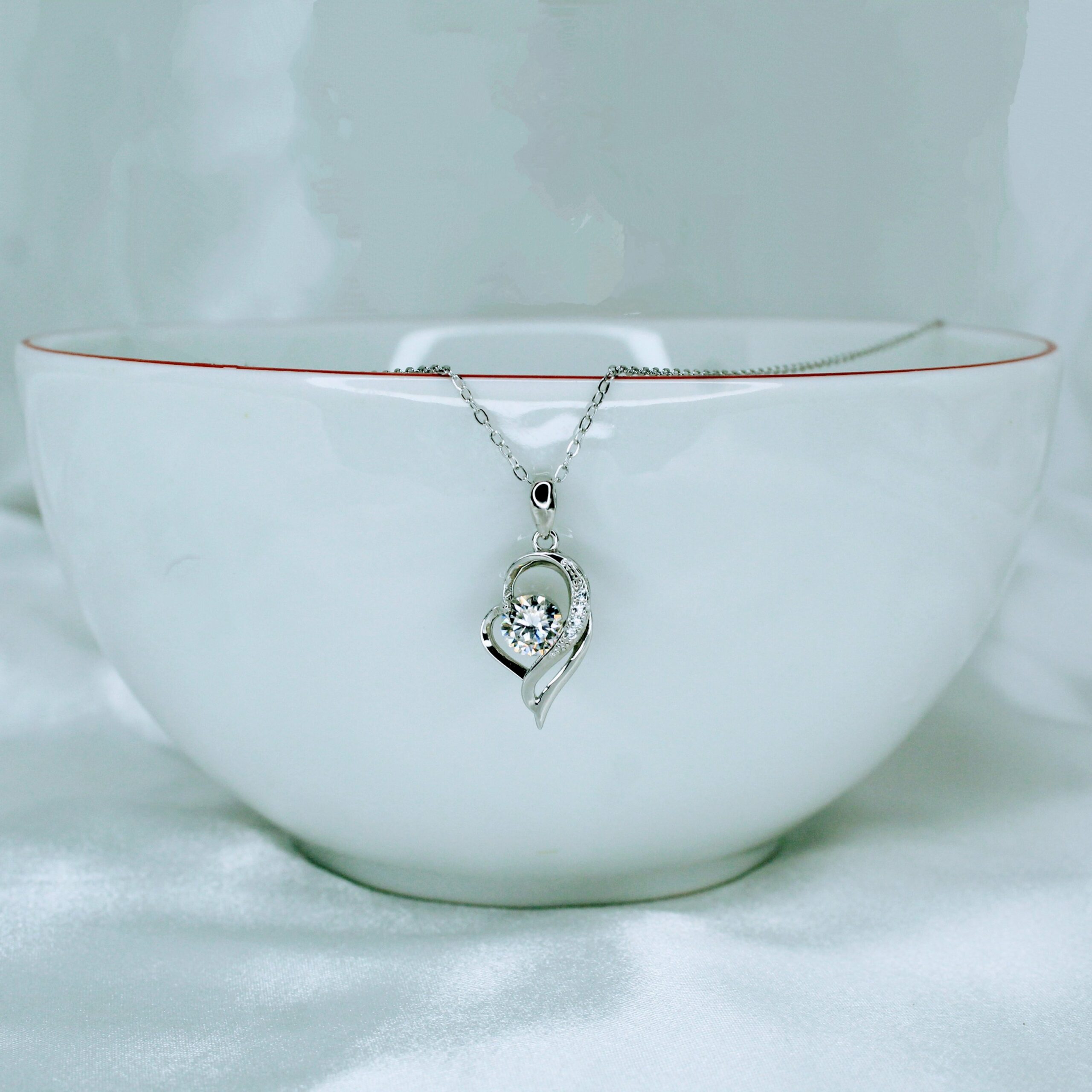 Twisted Heart, Moissanite diamond Pendant- MSX010
