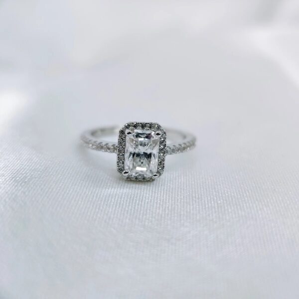 Luxury Radiant, Moissanite diamond Rings - VIZR024 - Image 3