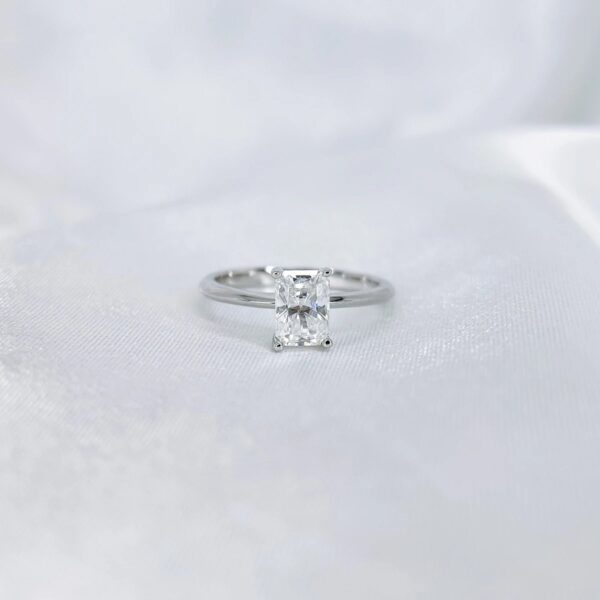 Radiant Cut, Moissanite diamond Rings - VIZR022