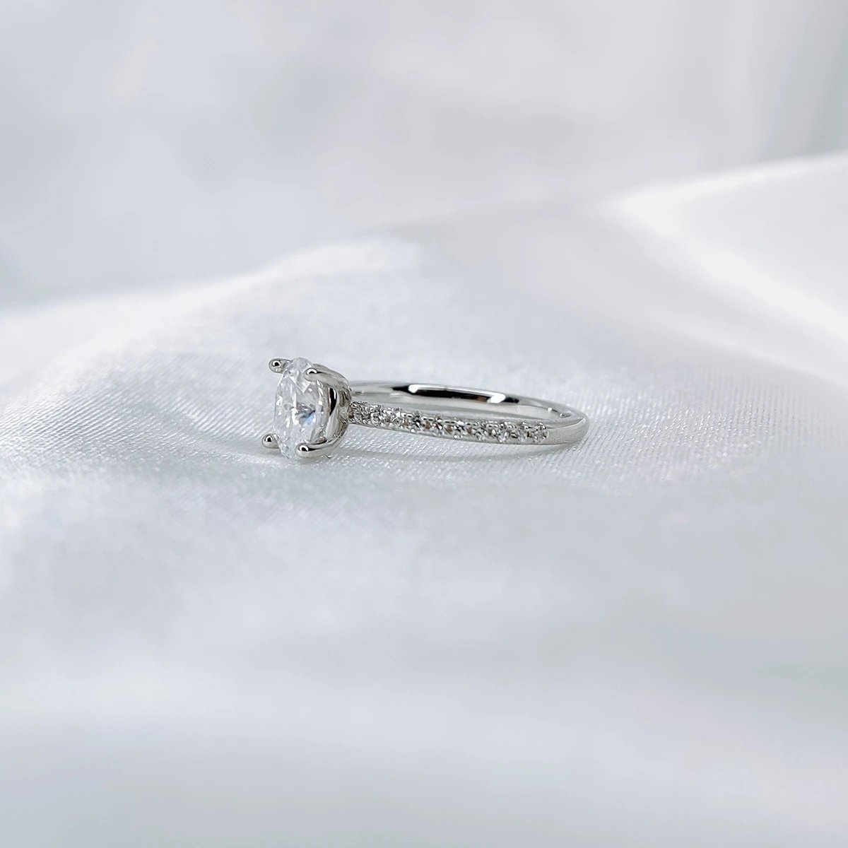 Oval Shape, Moissanite diamond Rings - VIZR027
