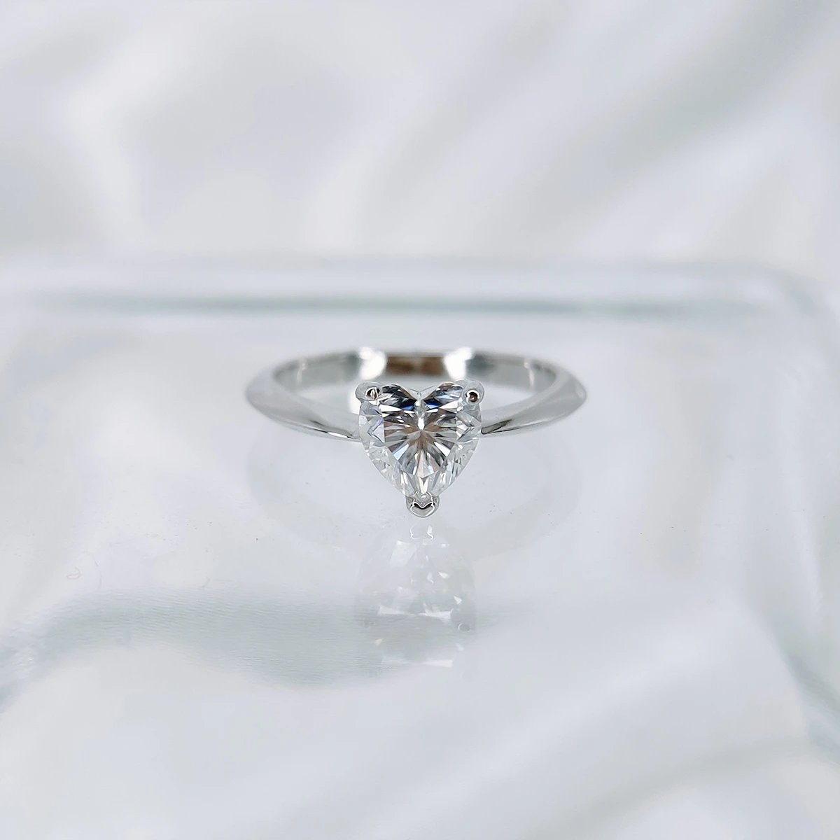Heart Shape, Moissanite diamond Rings - VIZR030
