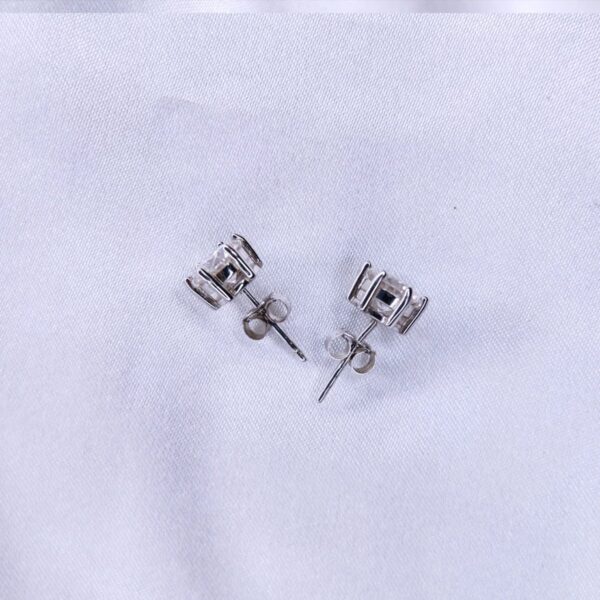 Single stone Stud Small, Moissanite simple earrings - VIZE060S - Image 4