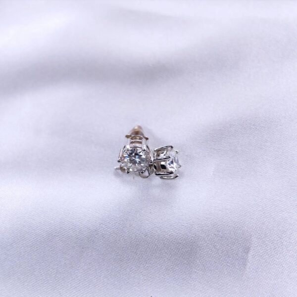 Single stone Stud Small, Moissanite simple earrings - VIZE060S