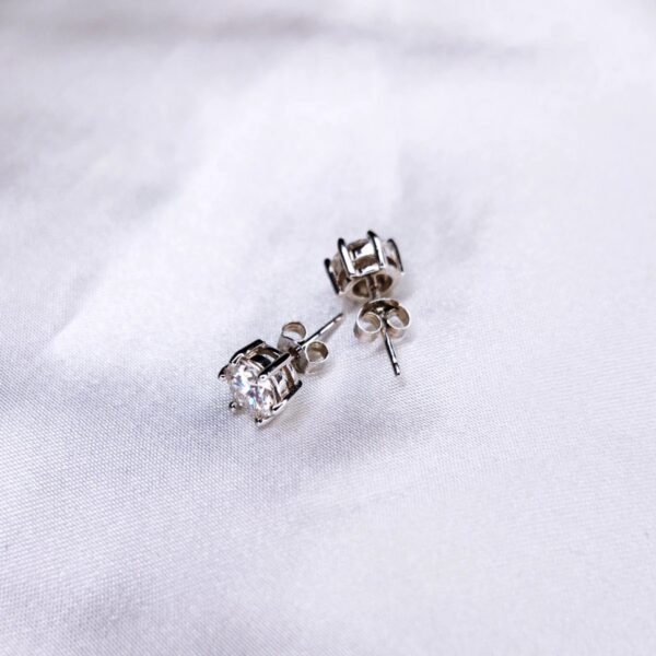 Single stone Stud Small, Moissanite simple earrings - VIZE060S - Image 3