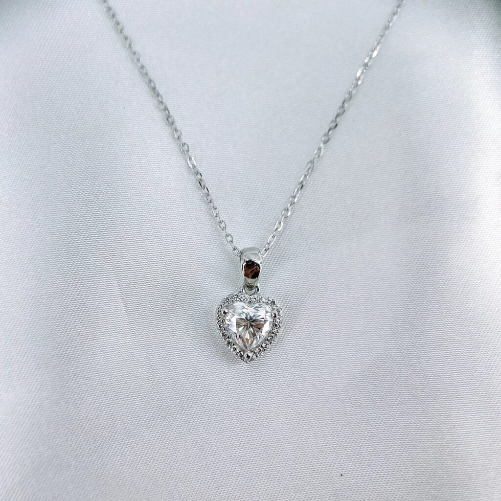 Luxury Heart, Moissanite diamond Pendant