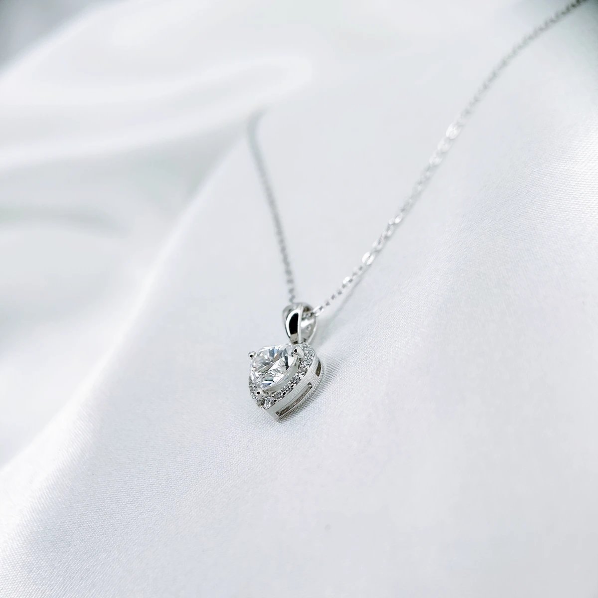 Luxury Heart, Moissanite diamond Pendant- XLP011