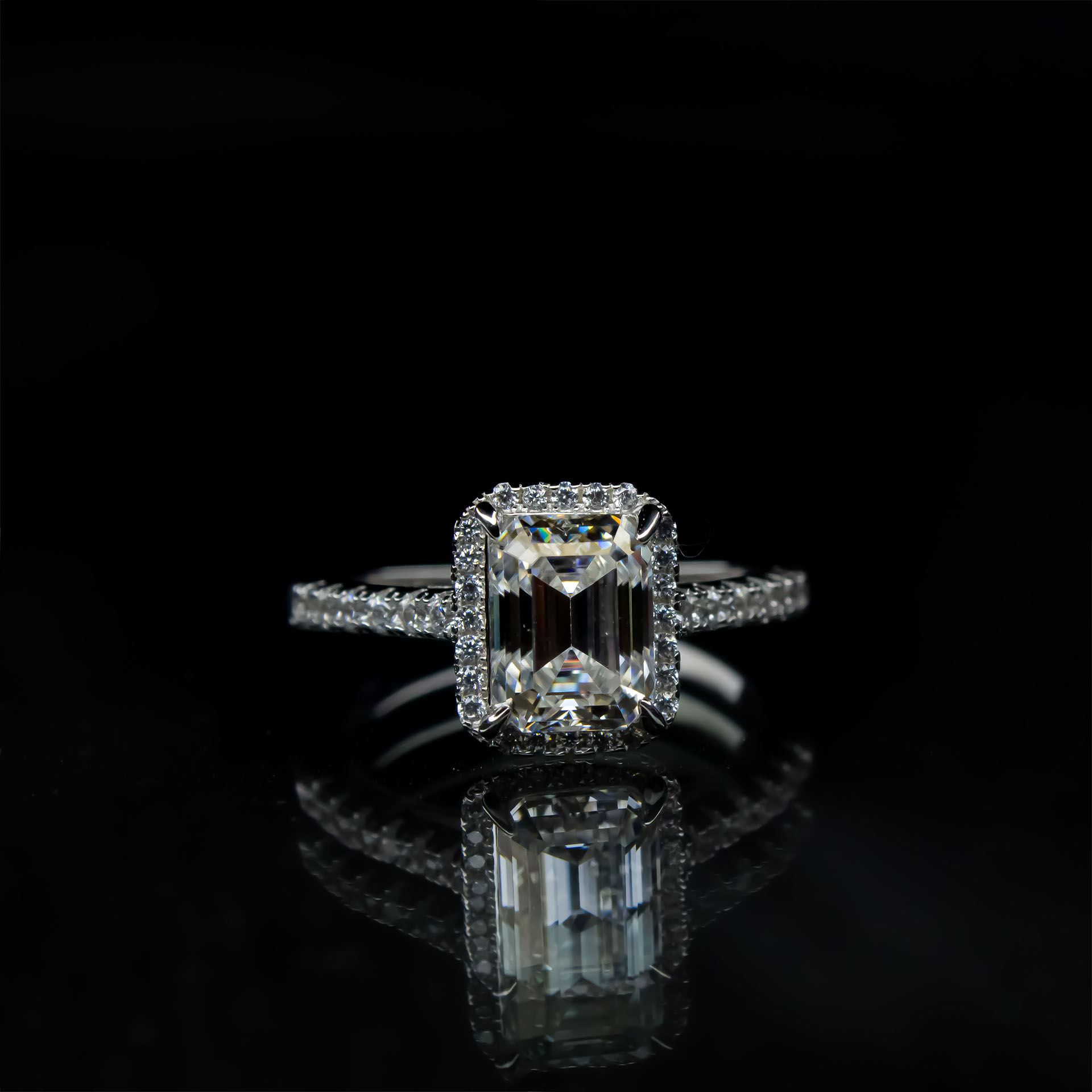 2 CT Emerald Cut, Moissanite diamond Rings - MSJ017
