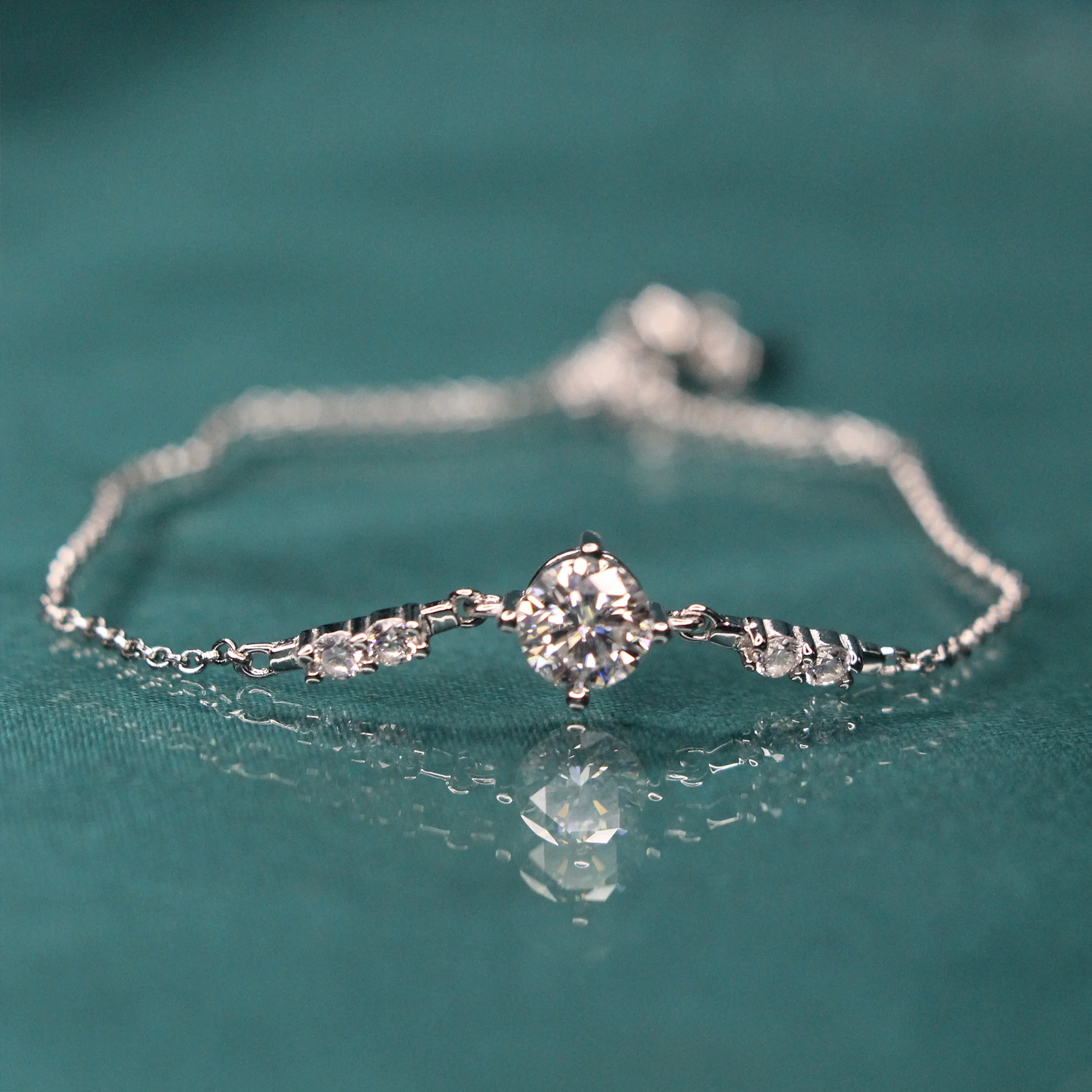 Beli Flower, Moissanite Diamond Bracelet - VIZS001