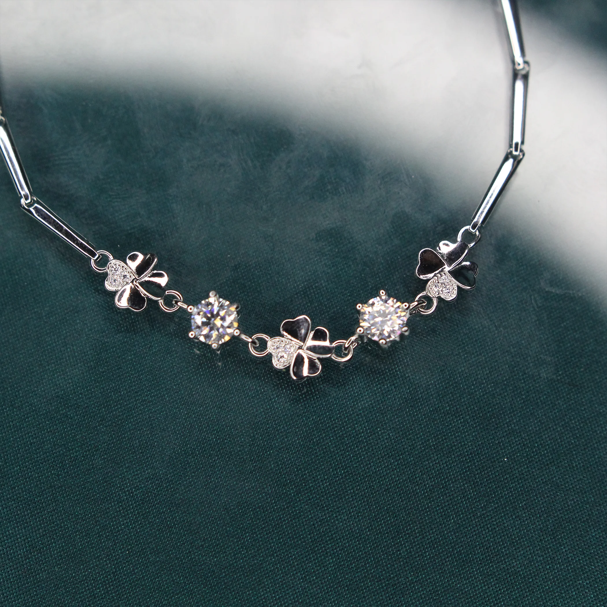Four Leaf Clover, Moissanite Diamond Bracelet - MSS003