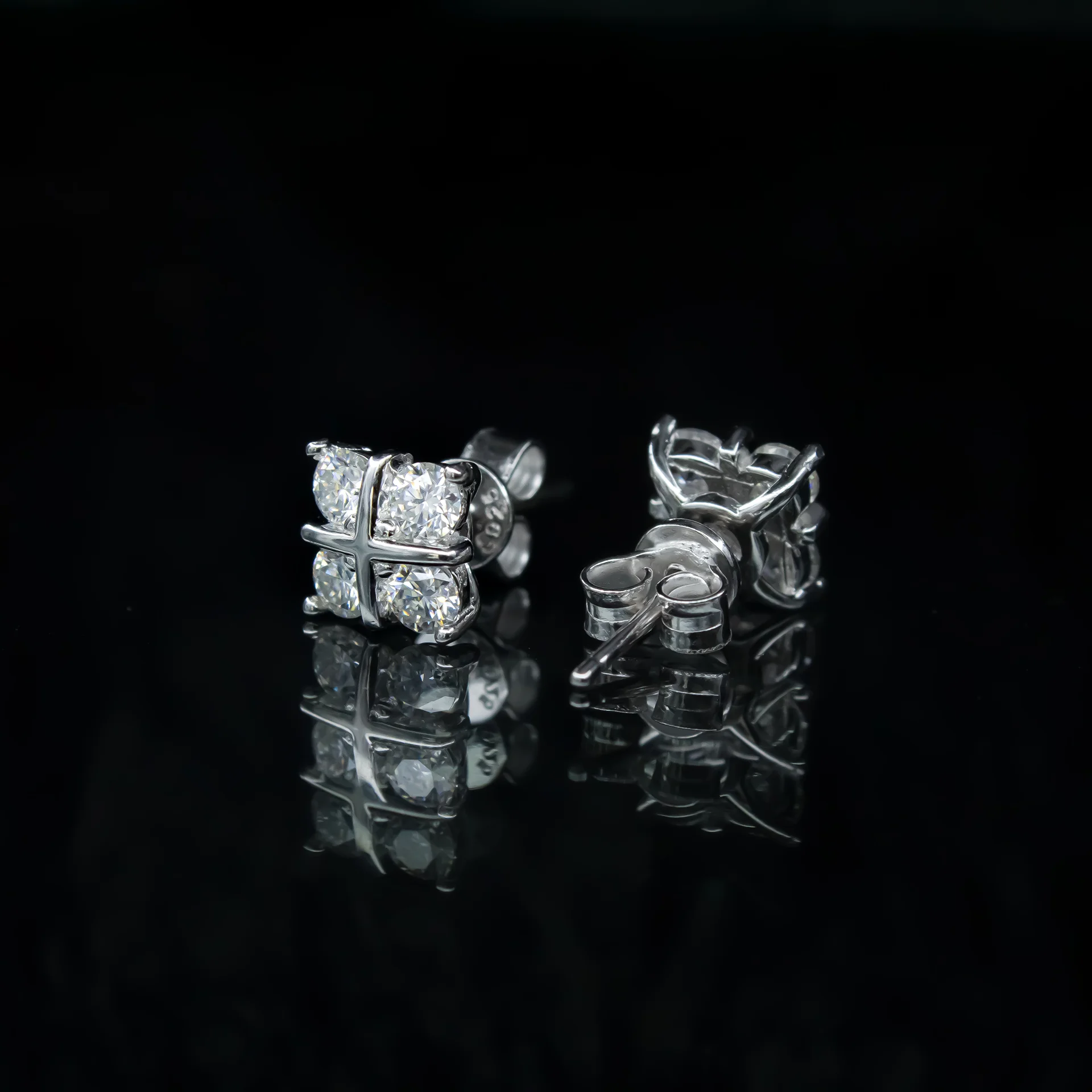 Earrings/