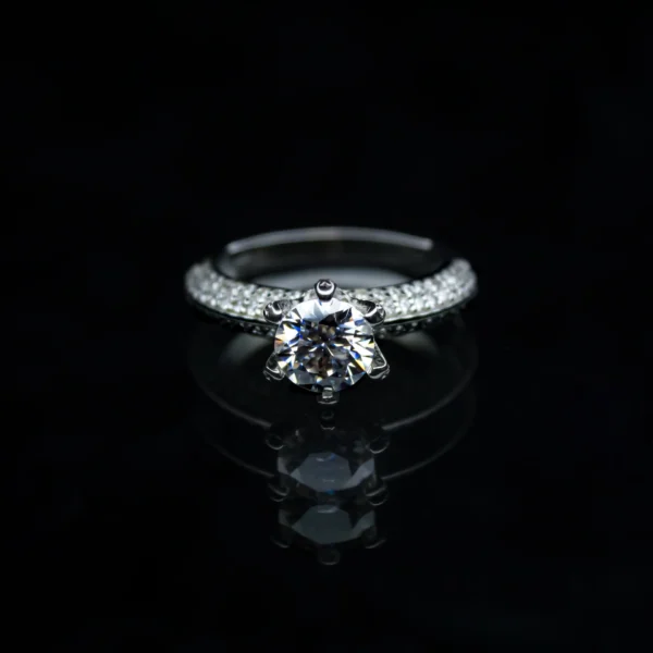 1.5 CT Queen's Ring, Moissanite diamond Rings