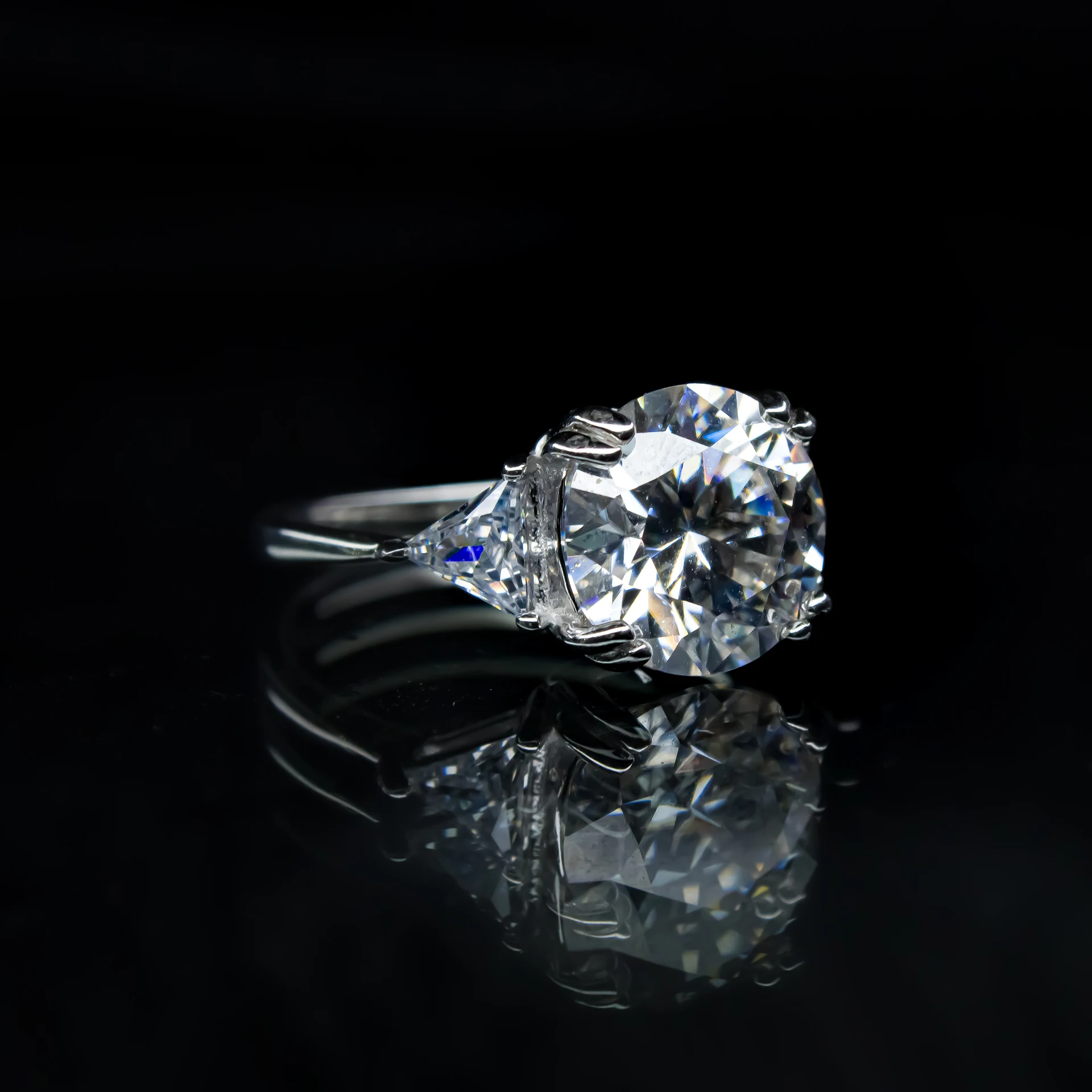 5ct Triangle accent Solitaire, Moissanite Diamond Ring - VIZR010