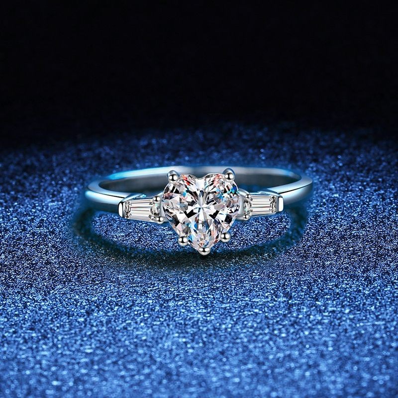 Majestic Heart, Moissanite diamond Rings