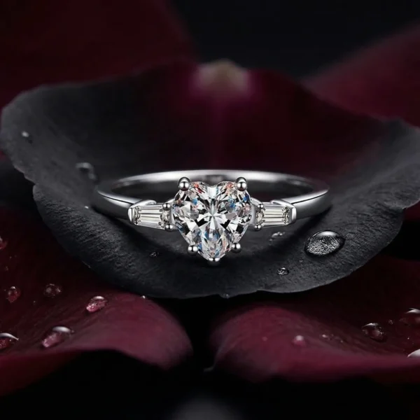 Majestic Heart, Moissanite diamond Rings